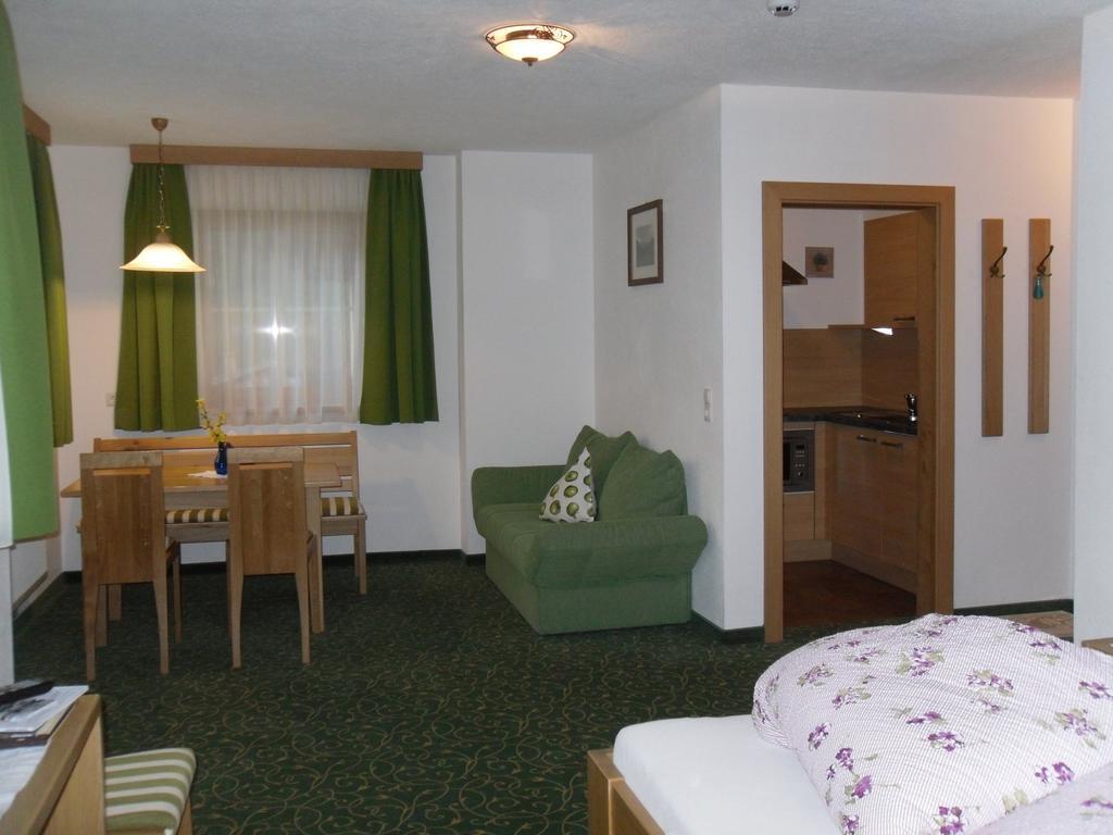 Jenneweinhof Hotel Tux Værelse billede
