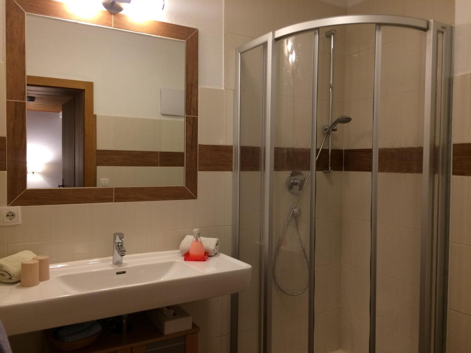Jenneweinhof Hotel Tux Eksteriør billede