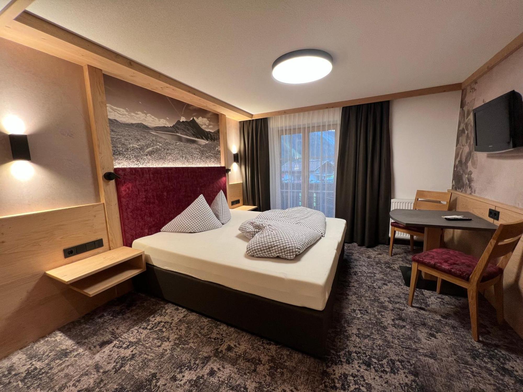 Jenneweinhof Hotel Tux Eksteriør billede