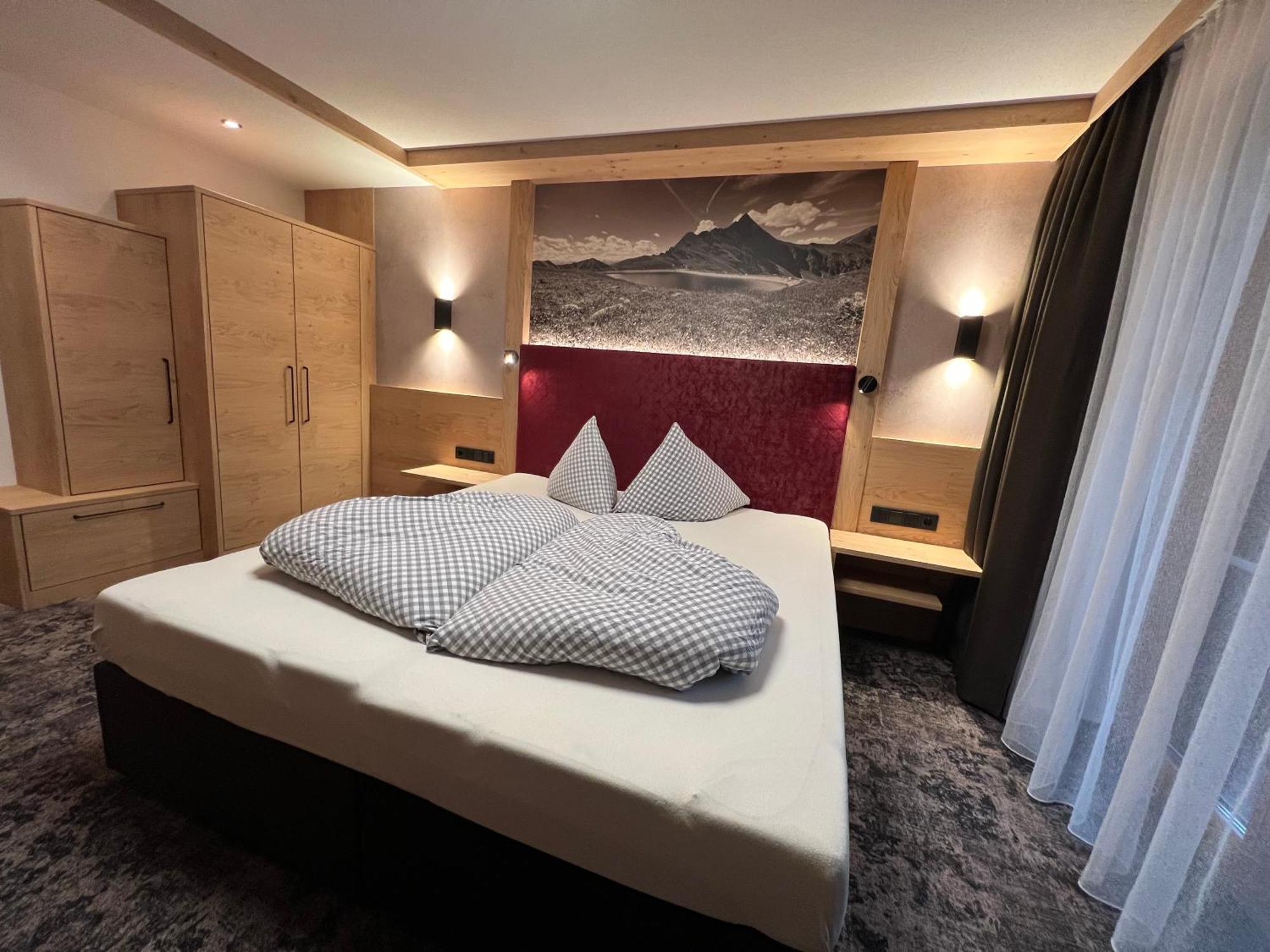 Jenneweinhof Hotel Tux Eksteriør billede