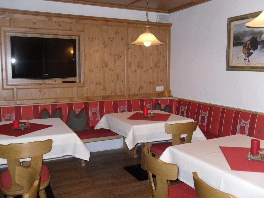 Jenneweinhof Hotel Tux Eksteriør billede