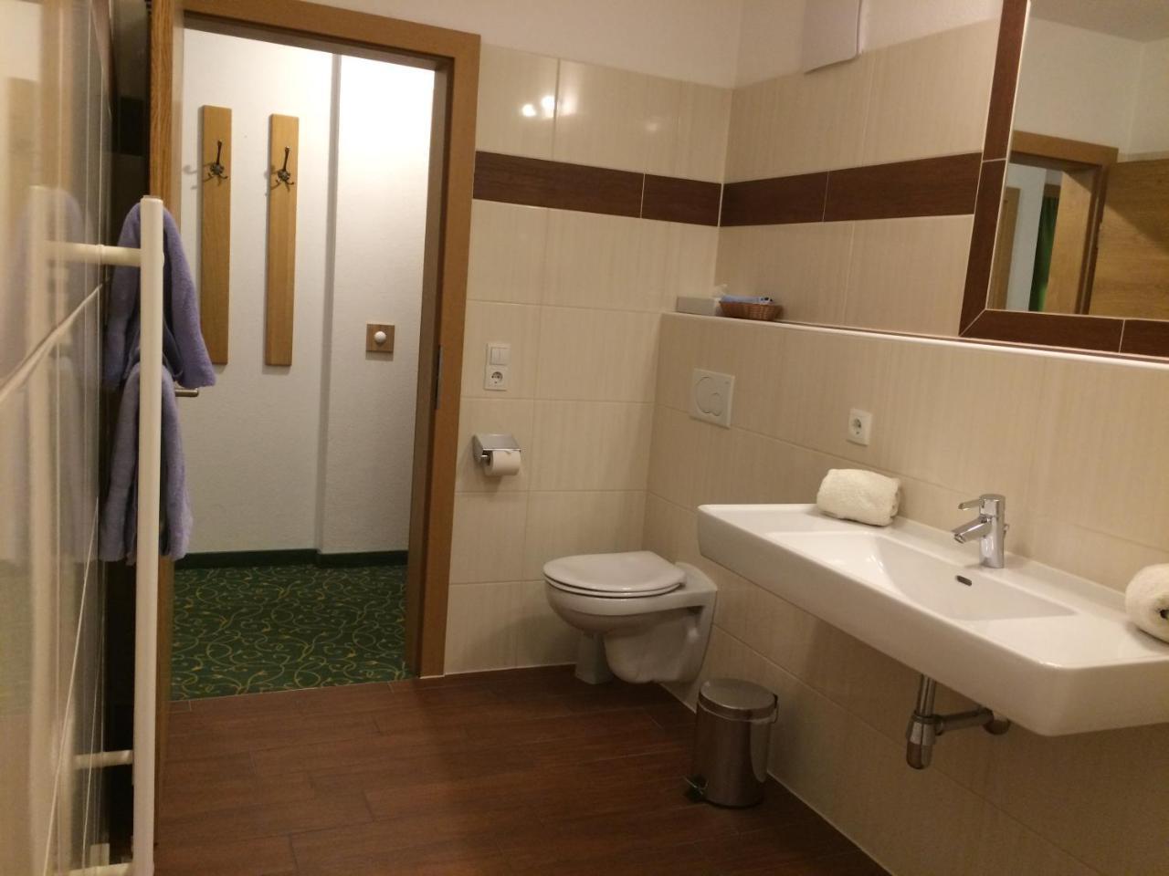 Jenneweinhof Hotel Tux Eksteriør billede