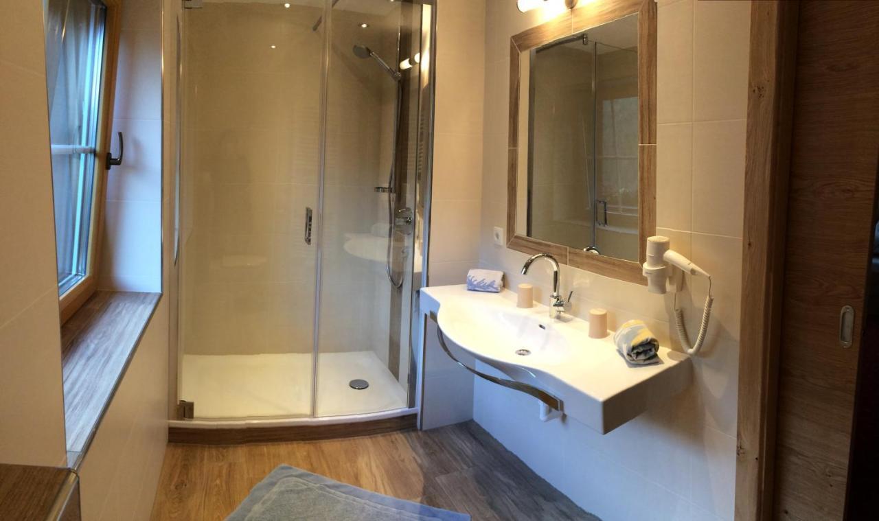 Jenneweinhof Hotel Tux Eksteriør billede